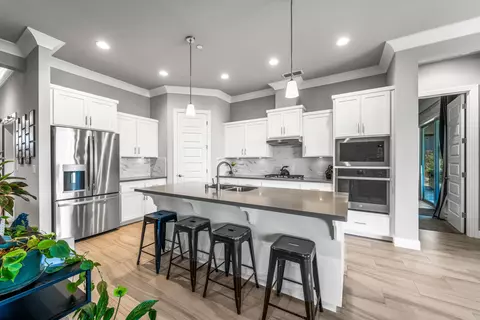 Kitchen - 951 Katmai Pl, Redding, CA 96001 photo 1 of 5