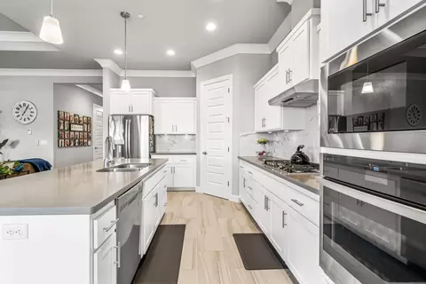 Kitchen - 951 Katmai Pl, Redding, CA 96001 photo 3 of 5
