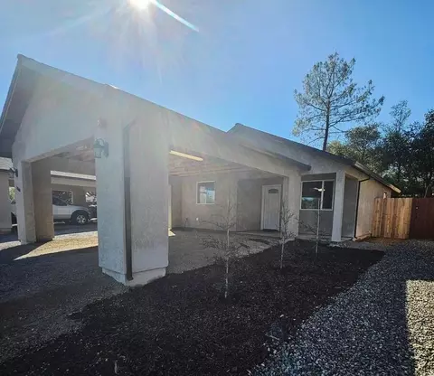 1868 Shasta St, Shasta Lake, CA 96019