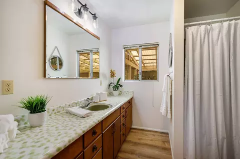 Bath - 11518 E Stillwater Way, Redding, CA 96003 photo 2 of 2