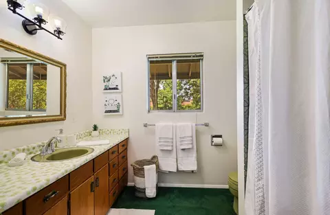 Bath - 11518 E Stillwater Way, Redding, CA 96003 photo 1 of 2