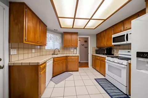 Kitchen - 1911 Mary Lake Dr, Redding, CA 96001 photo 2 of 2