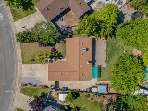 View/Area - 1911 Mary Lake Dr, Redding, CA 96001 photo 3 of 4