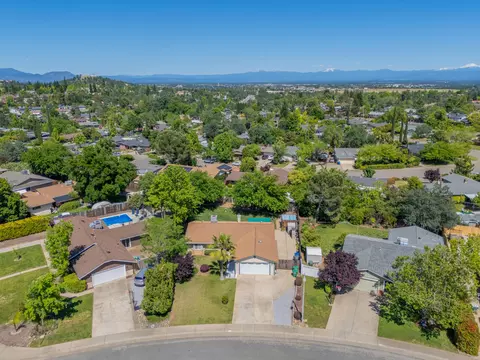 View/Area - 1911 Mary Lake Dr, Redding, CA 96001 photo 2 of 4