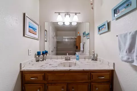 Bath - 1911 Mary Lake Dr, Redding, CA 96001 photo 3 of 4