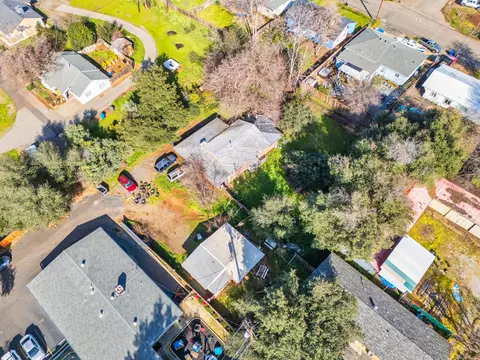 View/Area - 3311 Bechelli Ln, Redding, CA 96002 photo 6 of 8