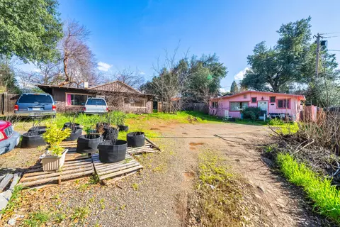 Exterior - 3311 Bechelli Ln, Redding, CA 96002 photo 3 of 16
