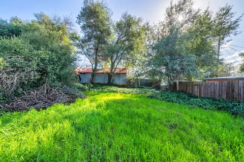 Exterior - 3311 Bechelli Ln, Redding, CA 96002 photo 14 of 16