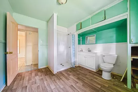 Bath - 3311 Bechelli Ln, Redding, CA 96002 photo 3 of 3