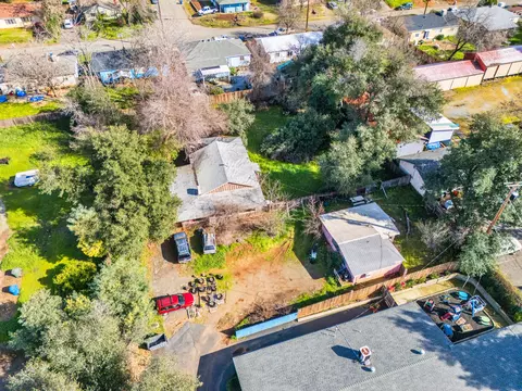 View/Area - 3311 Bechelli Ln, Redding, CA 96002 photo 3 of 8