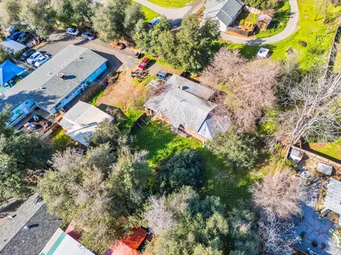 View/Area - 3311 Bechelli Ln, Redding, CA 96002 photo 7 of 8