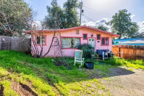 Exterior - 3311 Bechelli Ln, Redding, CA 96002 photo 5 of 16