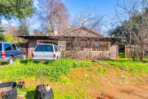 Exterior - 3311 Bechelli Ln, Redding, CA 96002 photo 6 of 16