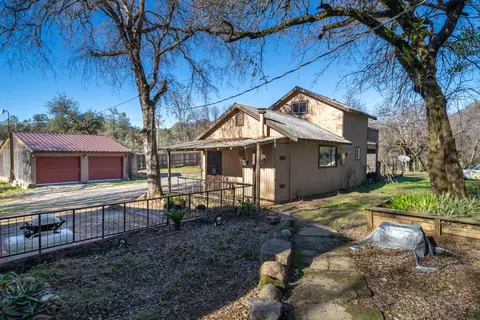 14225 Bear Mountain Rd, Redding, CA 96003