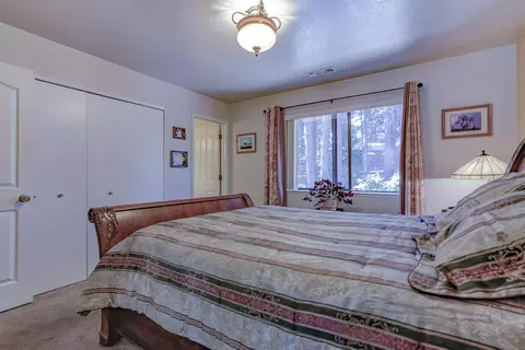 Bedroom - 37233 Serpentine Ln, Burney, CA 96013 photo 3 of 7