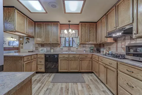 Kitchen - 37233 Serpentine Ln, Burney, CA 96013 photo 2 of 3