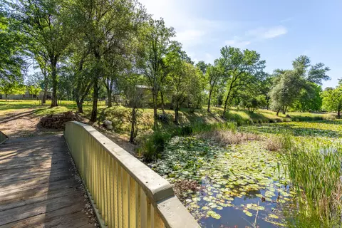 View/Area - 21083 Oak Knoll Rd, Redding, CA 96003 photo 1 of 4