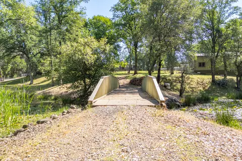 Other - 21083 Oak Knoll Rd, Redding, CA 96003 photo 4 of 7