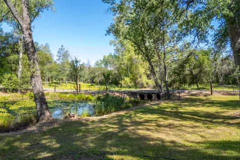 Other - 21083 Oak Knoll Rd, Redding, CA 96003 photo 6 of 7