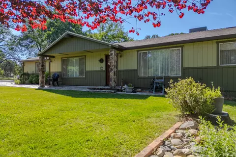 Exterior - 21083 Oak Knoll Rd, Redding, CA 96003 photo 2 of 16
