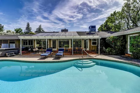 Exterior - 840 Hallmark Dr, Redding, CA 96001 photo 1 of 17