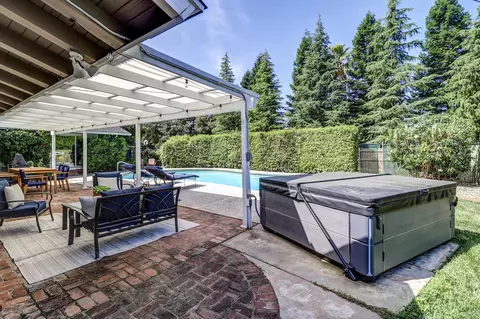 Exterior - 840 Hallmark Dr, Redding, CA 96001 photo 11 of 17