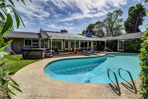 Exterior - 840 Hallmark Dr, Redding, CA 96001 photo 9 of 17
