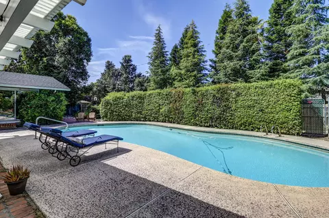 Exterior - 840 Hallmark Dr, Redding, CA 96001 photo 12 of 17