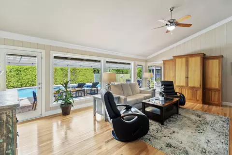 Living - 840 Hallmark Dr, Redding, CA 96001 photo 4 of 5