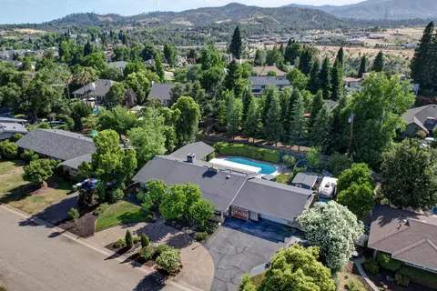 View/Area - 840 Hallmark Dr, Redding, CA 96001 photo 5 of 6