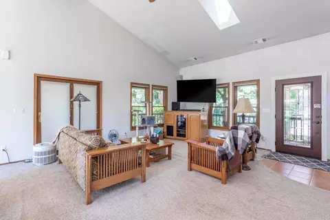 3360 Pioneer Ln, Redding, CA 96001 photo 9