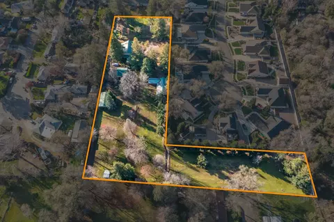 3360 Pioneer Ln, Redding, CA 96001 photo 2