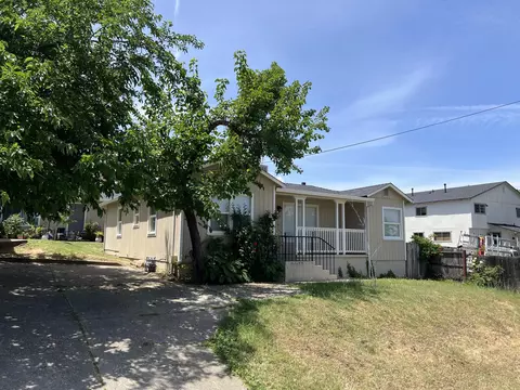 1762 Willis St, Redding, CA 96001 photo 6