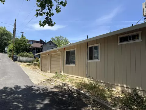1762 Willis St, Redding, CA 96001 photo 4