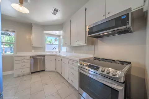 785 Gold St, Redding, CA 96001 photo 8