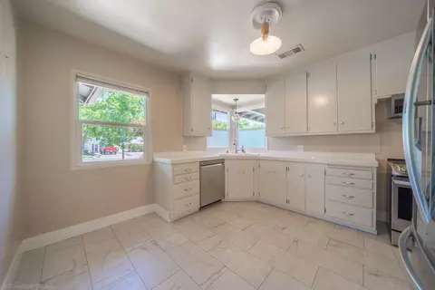 785 Gold St, Redding, CA 96001 photo 6