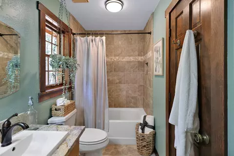 Bath - 30411 Whitmore Rd, Whitmore, CA 96096 photo 3 of 9