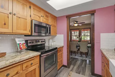 Kitchen - 30411 Whitmore Rd, Whitmore, CA 96096 photo 4 of 5
