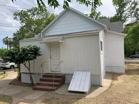 1038 Union St, Red Bluff, CA 96080 photo 4