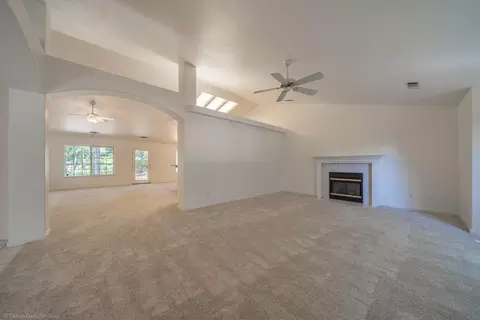 2504 Eastbrook Dr, Redding, CA 96002 photo 5