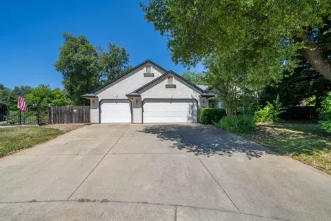 2504 Eastbrook Dr, Redding, CA 96002 photo 2