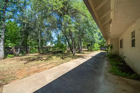 2504 Eastbrook Dr, Redding, CA 96002 photo 26