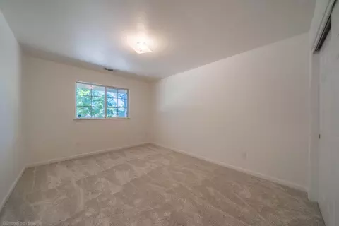 2504 Eastbrook Dr, Redding, CA 96002 photo 14