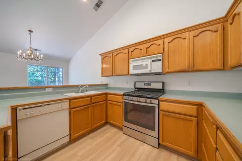 2504 Eastbrook Dr, Redding, CA 96002 photo 11