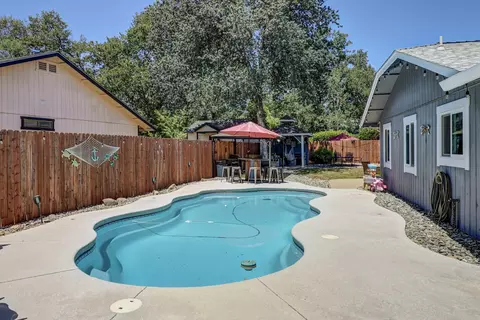 Exterior - 5840 Constitution Way, Redding, CA 96003 photo 13 of 14