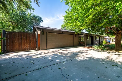 21849 Berkeley Dr, Palo Cedro, CA 96073