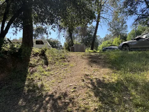 17765 Peterson Ln, Redding, CA 96003 photo 3