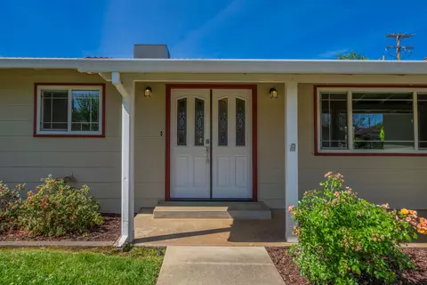 3645 Tamarack Dr, Redding, CA 96003 photo 3