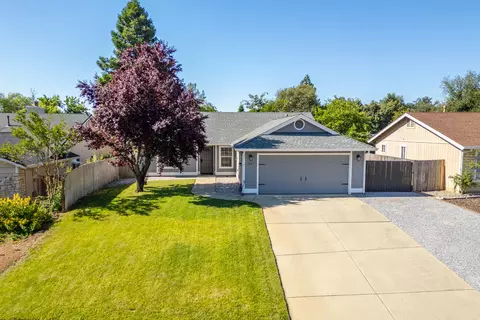 2007 Yahi Ln, Redding, CA 96002