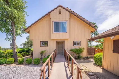 Exterior - 14565 Carriage Ln, Red Bluff, CA 96080 photo 4 of 12